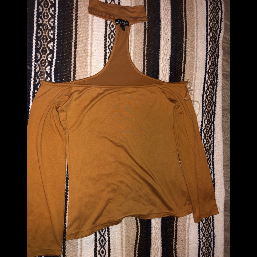 Off Shoulder Long sleeve with choker